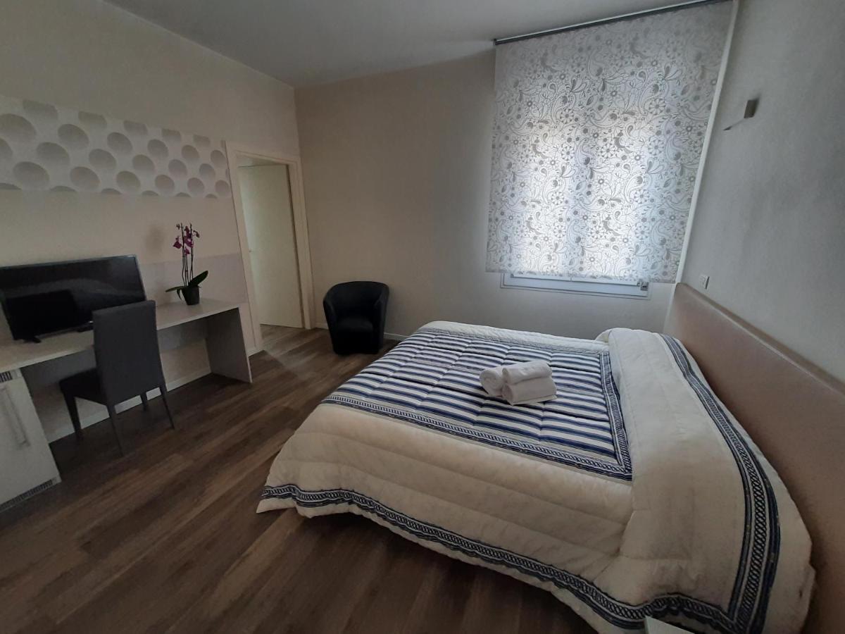 Stop&Go Suites And Apartments 马拉内罗 外观 照片